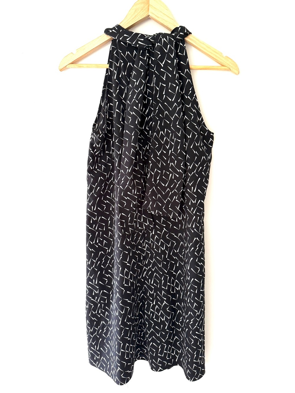 Banana Republic Black White Abstract Geometric Print Tie-Neck Halter Shift Dress - Picture 9 of 12